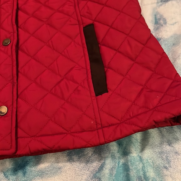 Red vest - Picture 3 of 7